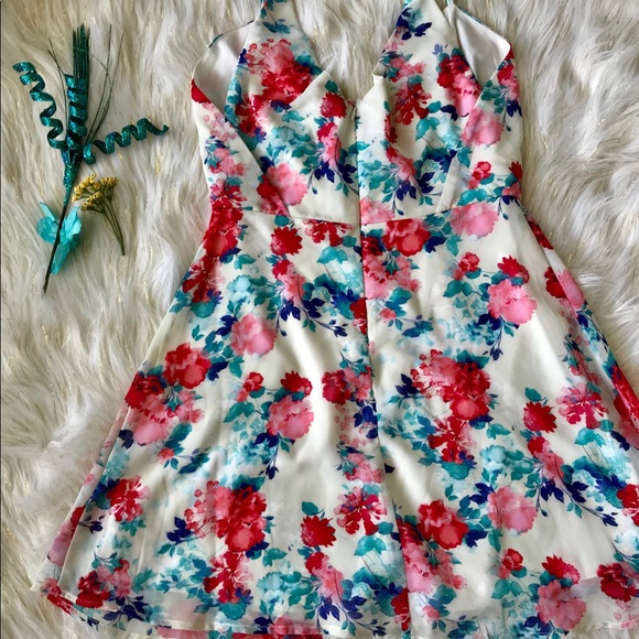 Floral print sundress 🌹🌷💐👗 - Picture 7 of 8